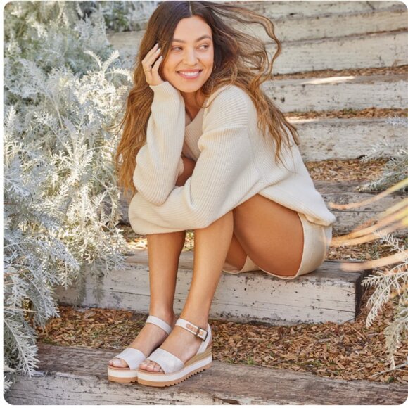 TOMS like new! Women's Diana Wedge Cream Tan Linen Platform Sandals SIZE 10 - Picture 2 of 13